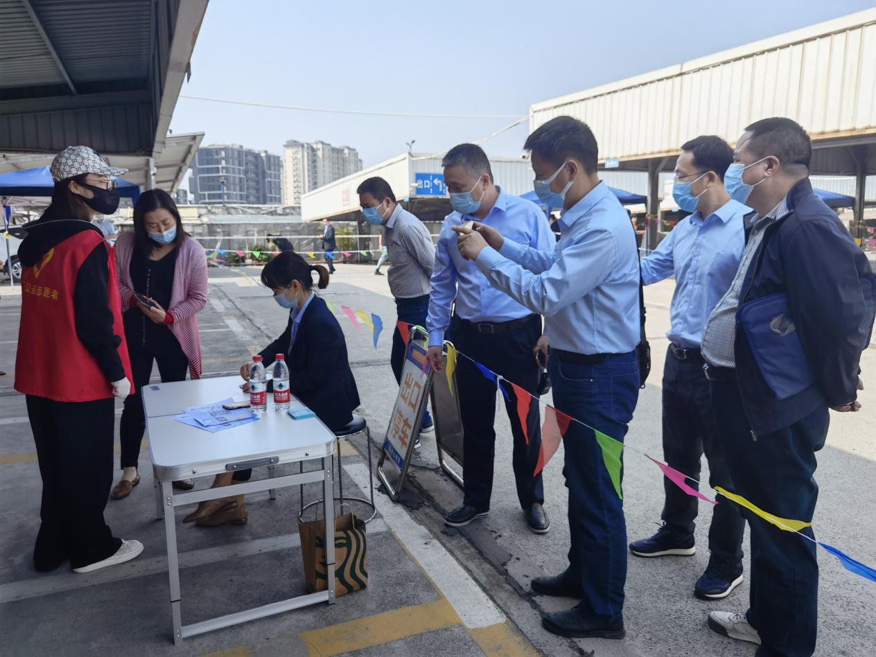 杭州市对外商业增进局副局长走访钱江商城检查疫情防控事情