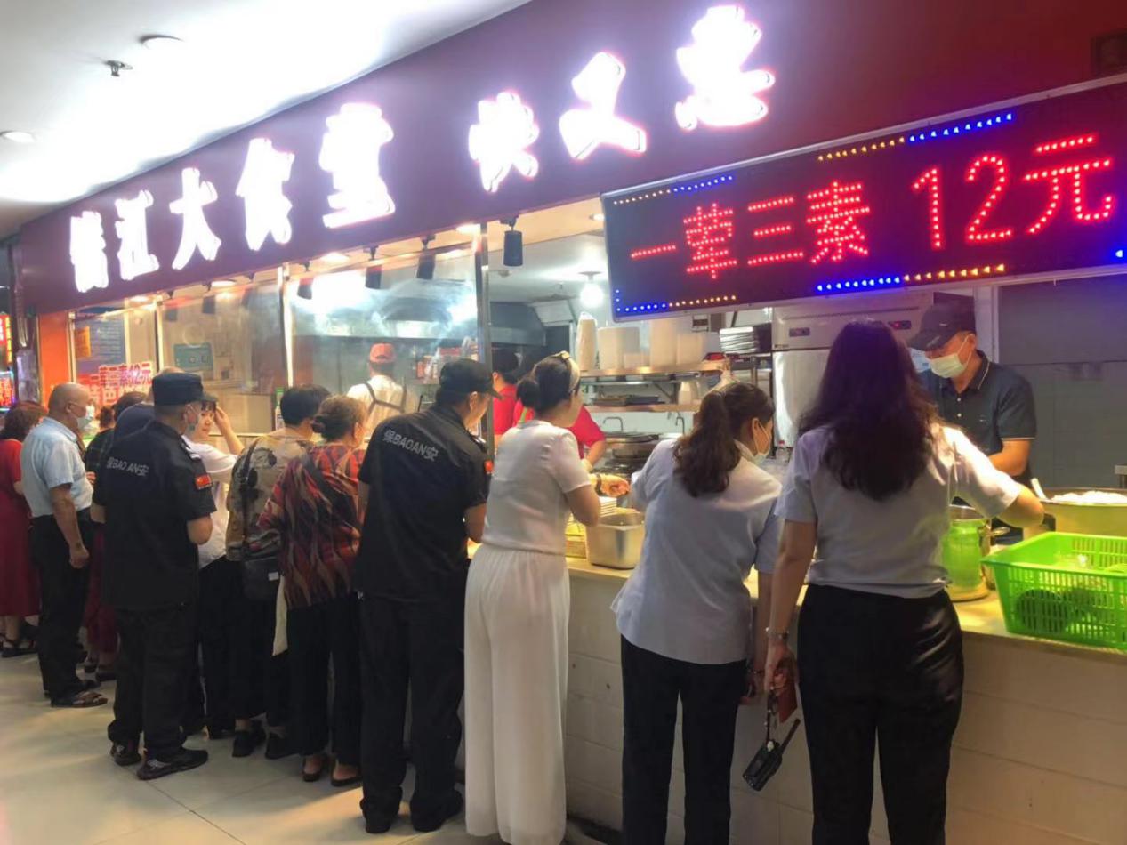 真情暖钱江，，，，，，爱心商家免费为商城员工提供暖心中餐