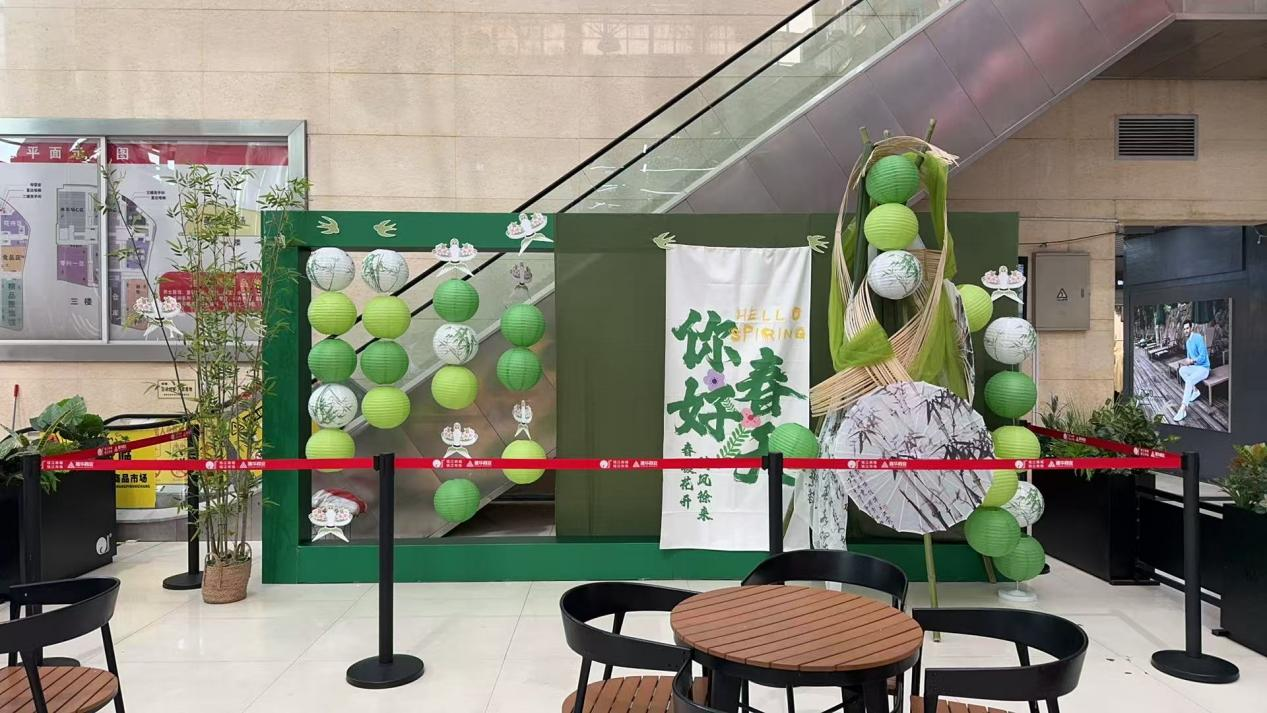 钱江商城焕新颜，，，春日美陈显活力