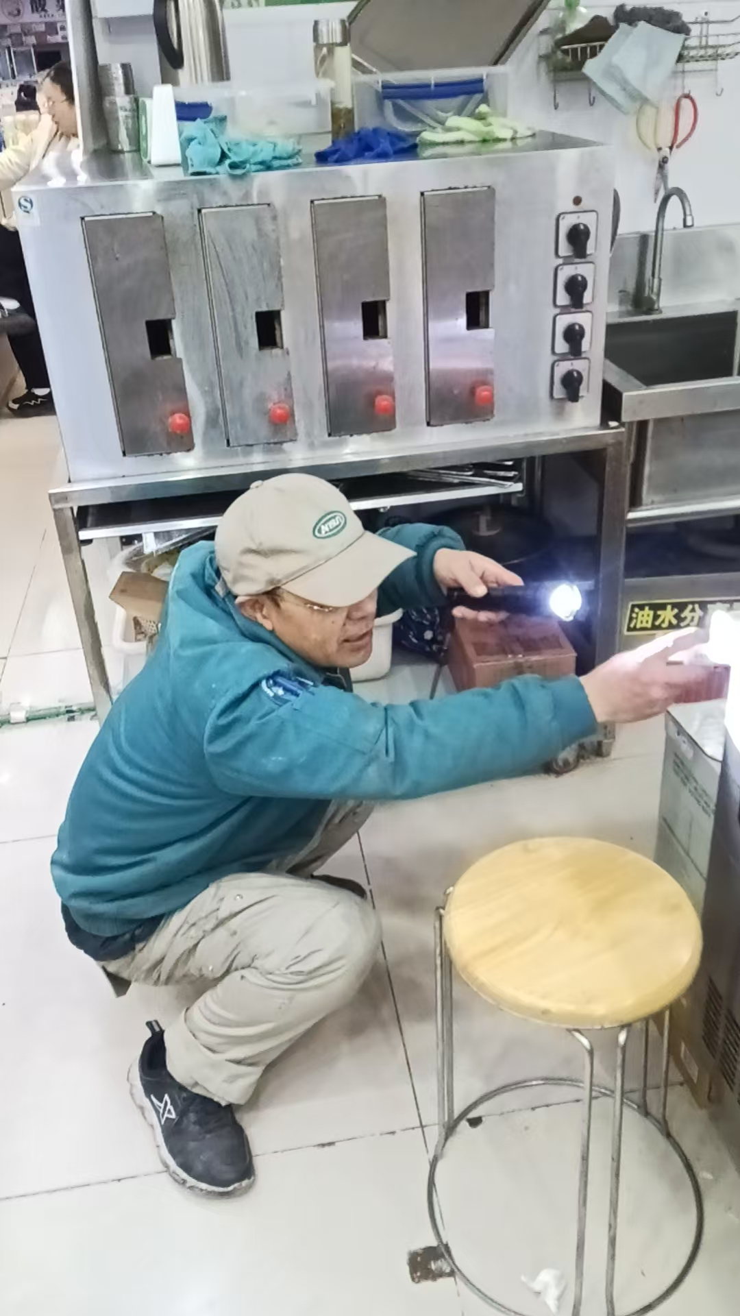 专业除四害，，，，，守护美食天地